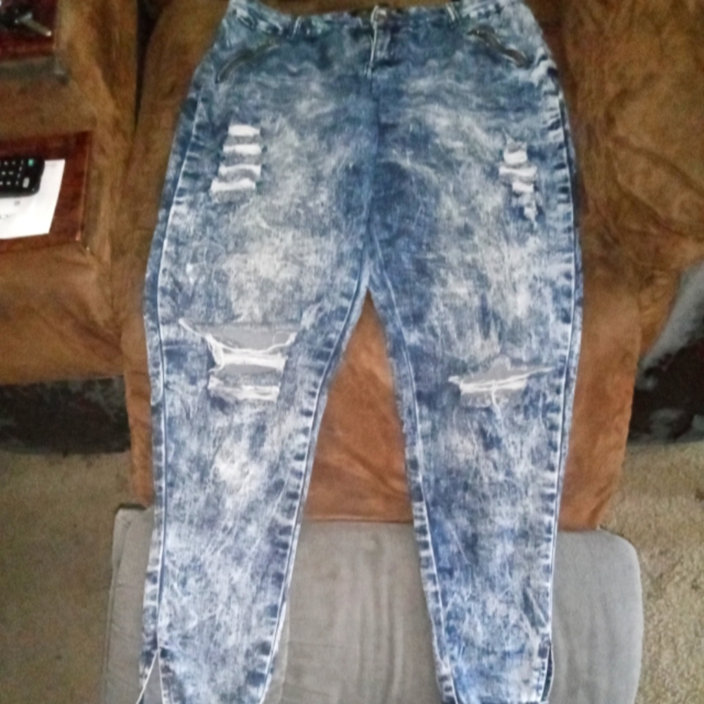 Donates ripped jeans